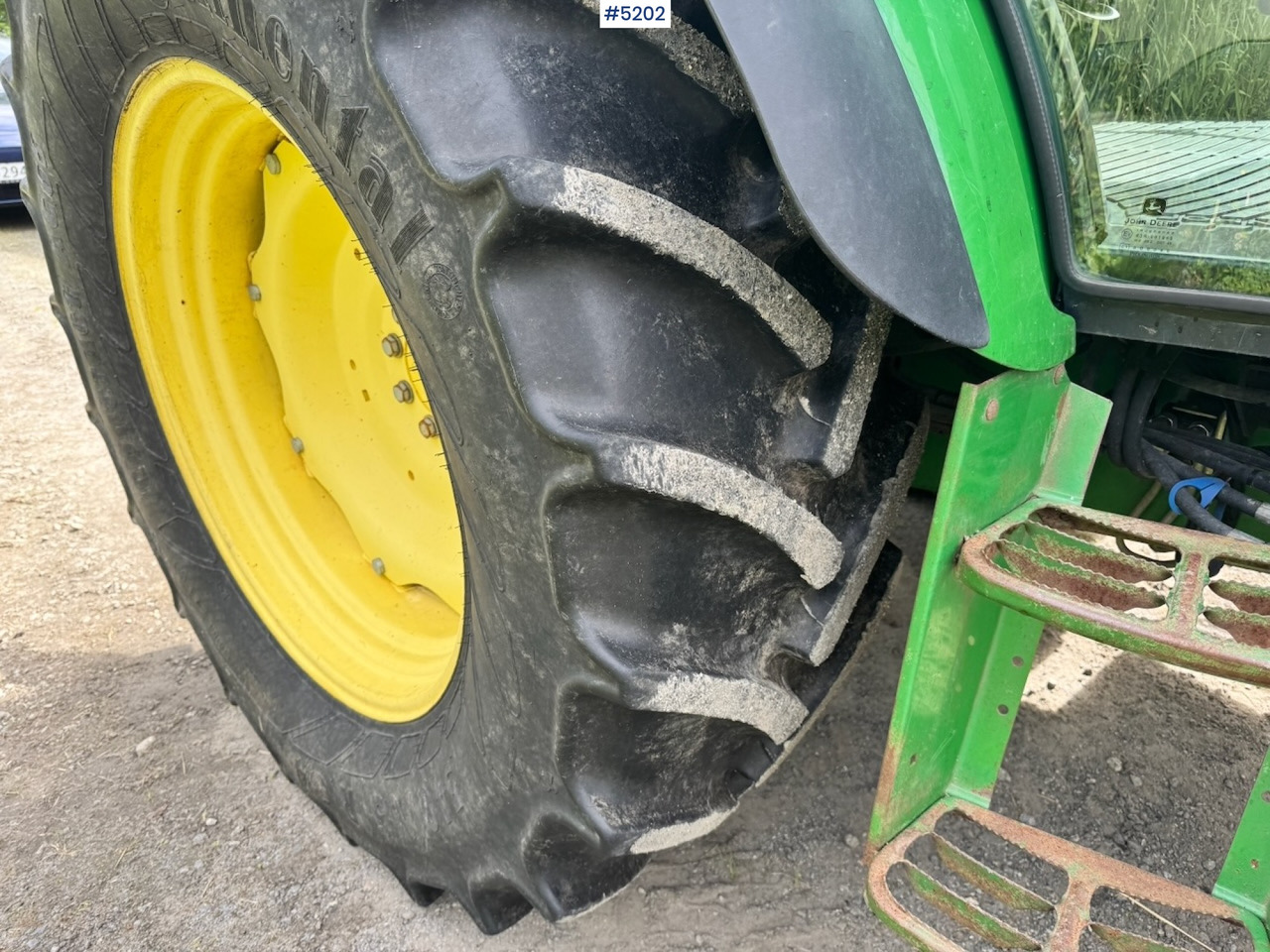 2011 John Deere 5100R 4x4 w/ Front loader and bucket. 2730 hours! - Трактор: фото 3 2011 John Deere 5100R 4x4 w/ Front loader and bucket. 2730 hours! - Трактор: фото 3