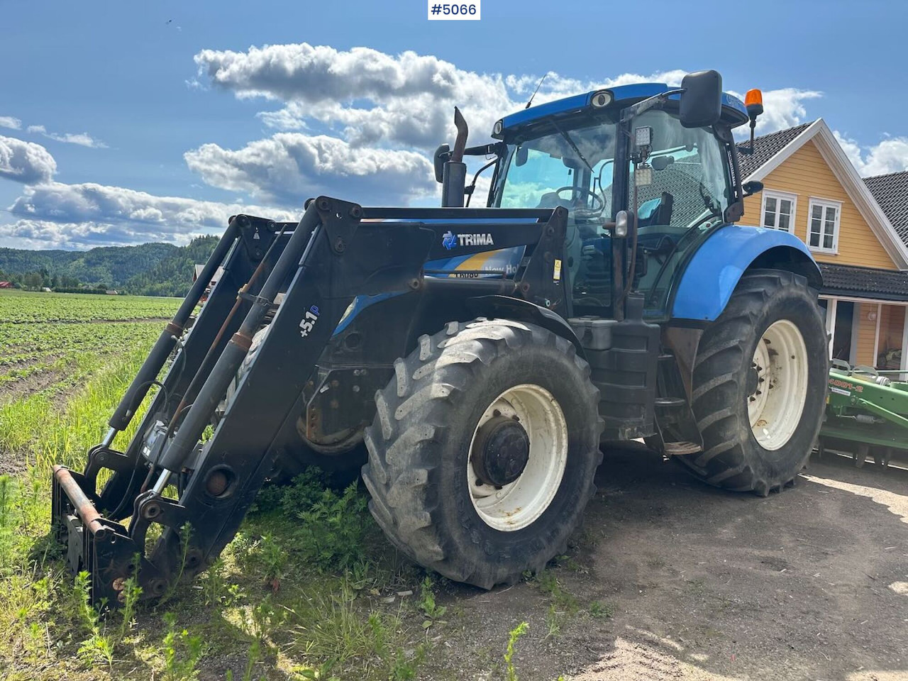 2011 New Holland T6080 w/ trima +5.1p - Трактор: фото 1 2011 New Holland T6080 w/ trima +5.1p - Трактор: фото 1