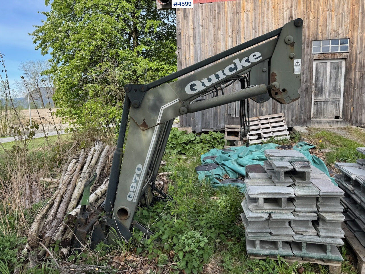 2012 Quicke Q970 w/ bucket and pallet fork. - Фронтальный погрузчик для трактора: фото 1 2012 Quicke Q970 w/ bucket and pallet fork. - Фронтальный погрузчик для трактора: фото 1