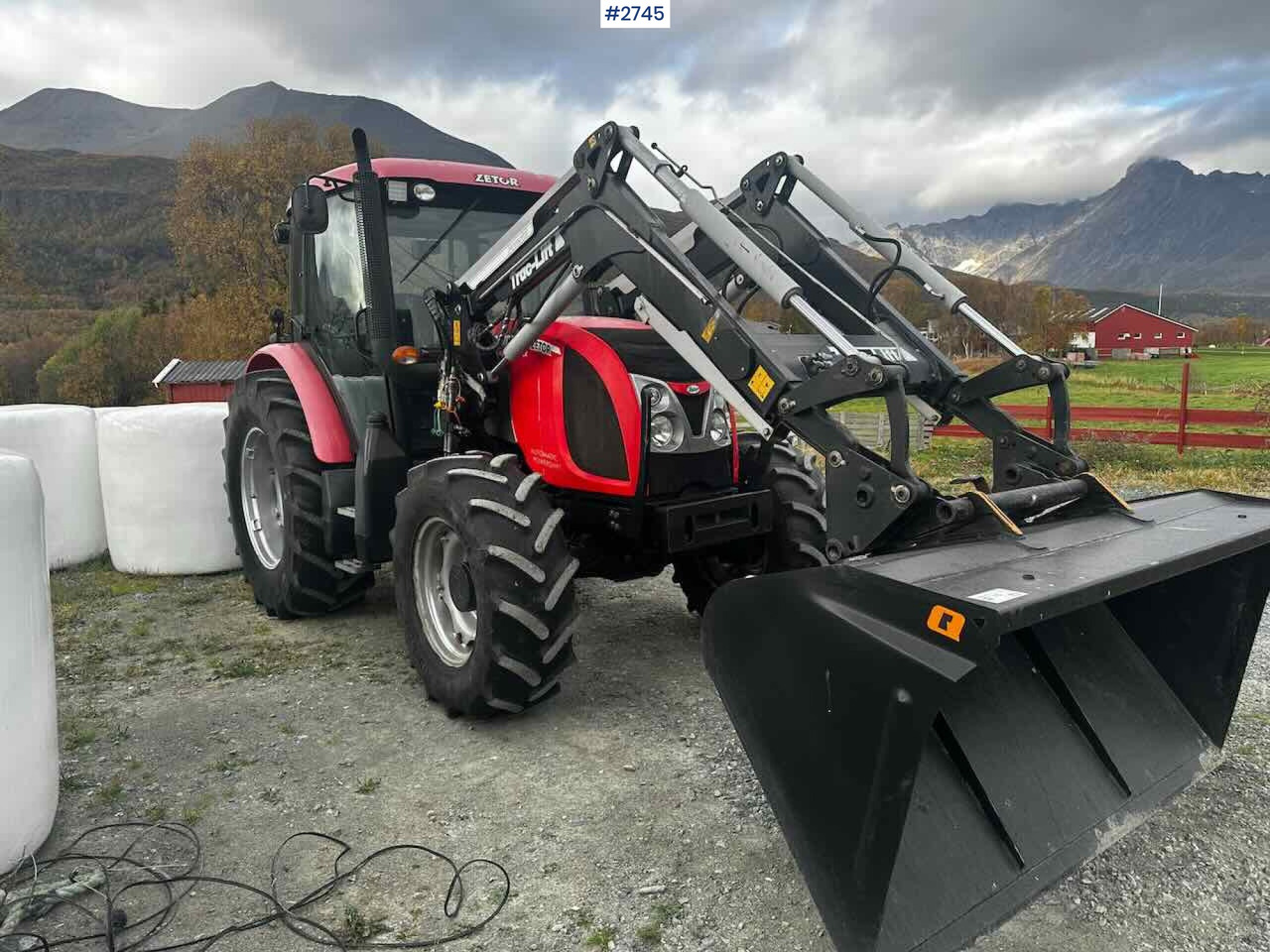 2012 ZETOR PROXIMA POWER 90 w/ Trac-lift Front loader and Bucket - Трактор: фото 1 2012 ZETOR PROXIMA POWER 90 w/ Trac-lift Front loader and Bucket - Трактор: фото 1