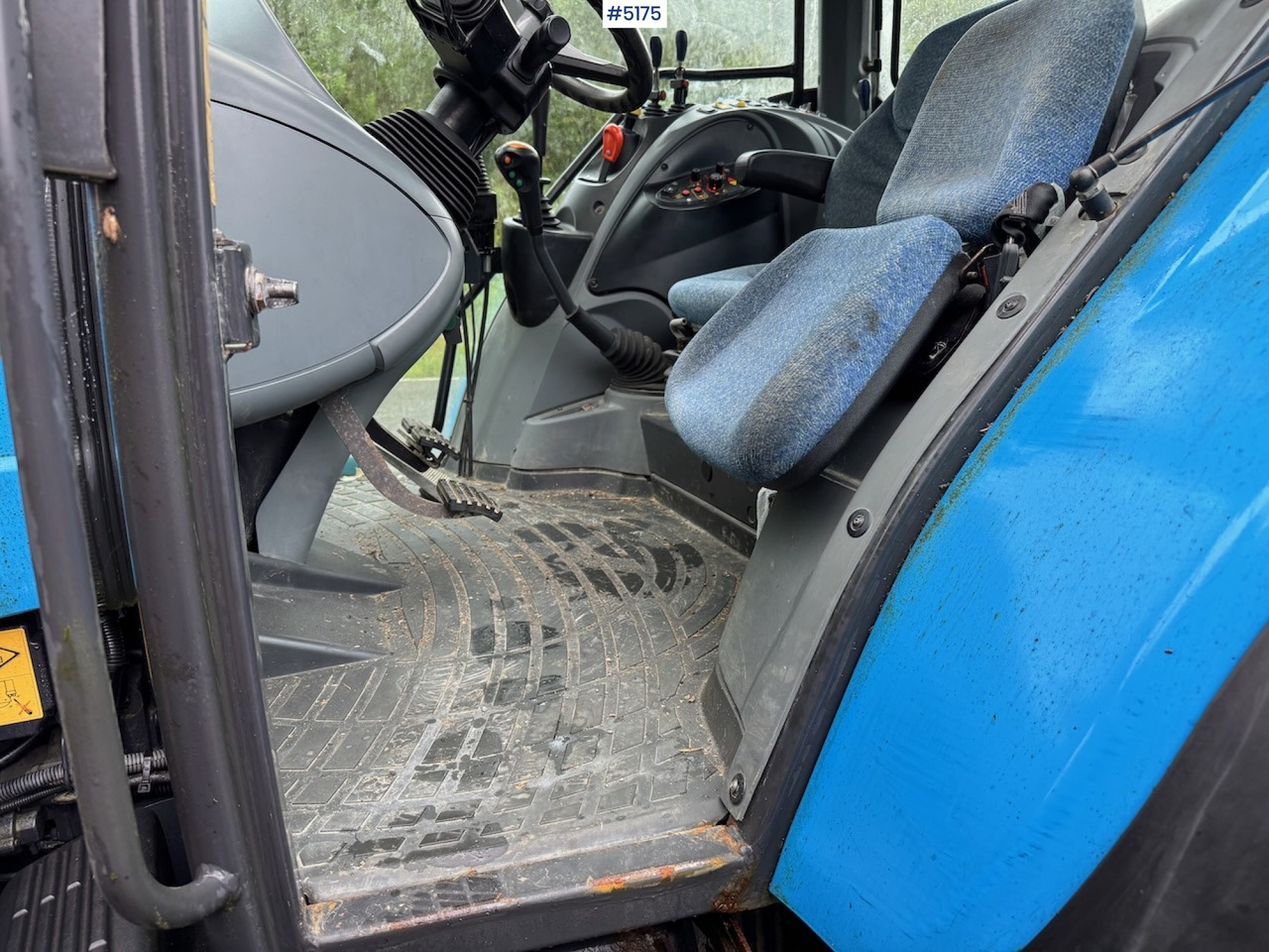 Трактор 2013 Landini Powermondial 120 w/front loader and some equipment. Low hours!: фото 7