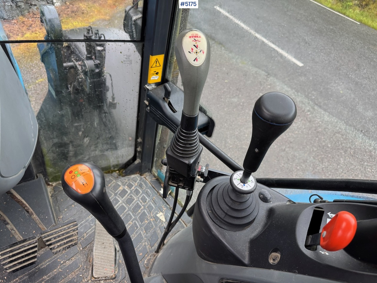 Трактор 2013 Landini Powermondial 120 w/front loader and some equipment. Low hours!: фото 16