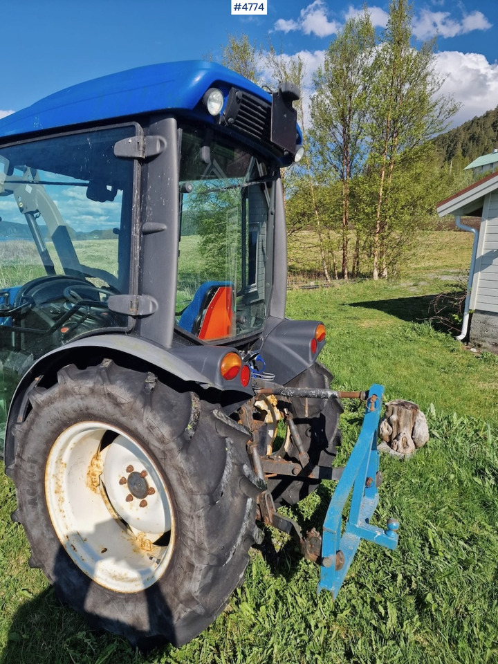2013 New Holland T3020 w/ front loader, bucket & blade - Трактор: фото 2 2013 New Holland T3020 w/ front loader, bucket & blade - Трактор: фото 2