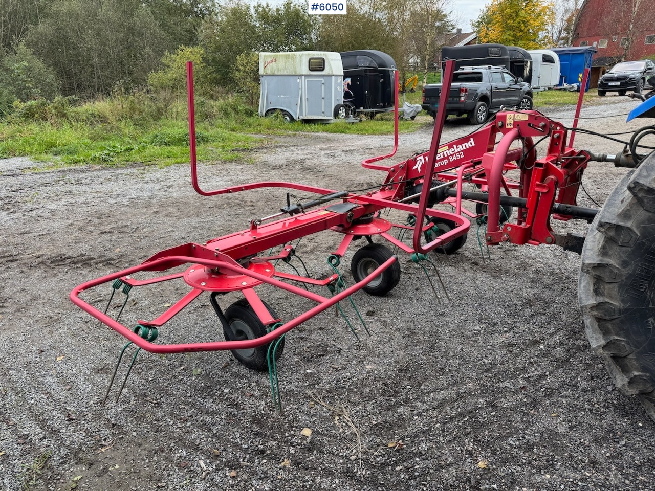 2014 Kverneland Taarup 8452 Spreader harrow. - Техника для сенозаготовки: фото 4 2014 Kverneland Taarup 8452 Spreader harrow. - Техника для сенозаготовки: фото 4