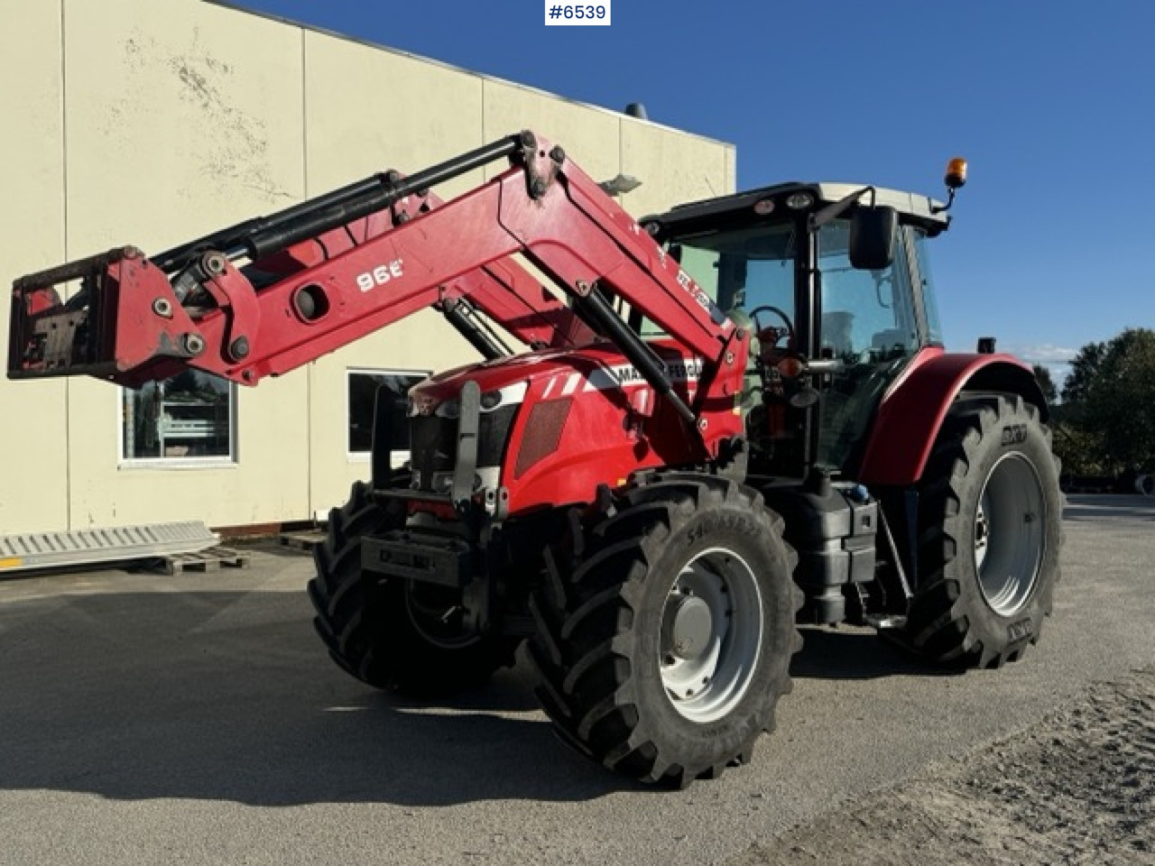 2014 Massey Ferguson MF7616 with loader and 3rd function! - Трактор: фото 1 2014 Massey Ferguson MF7616 with loader and 3rd function! - Трактор: фото 1