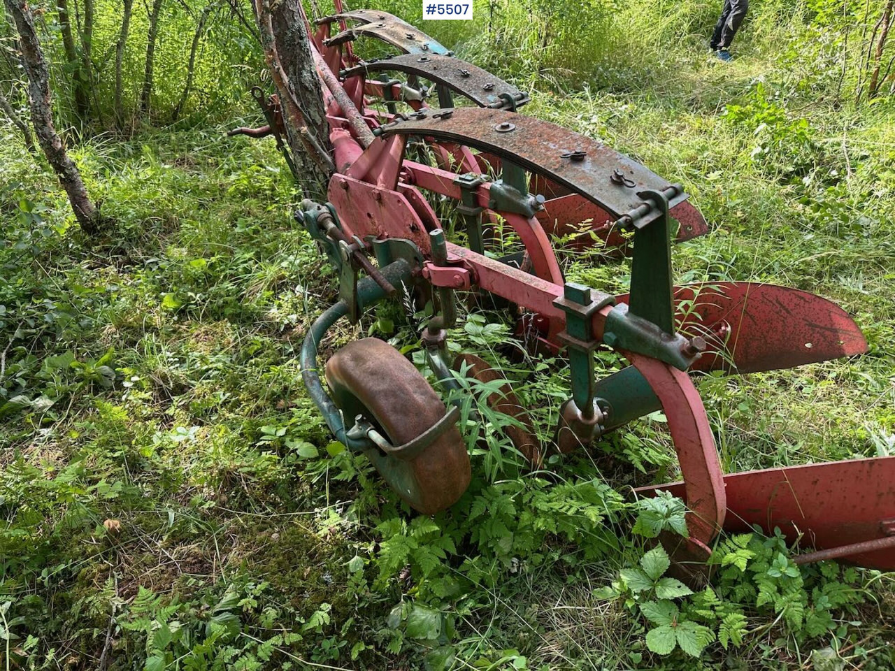 4-furrow conventional plow - Техника для обработки почвы: фото 5 4-furrow conventional plow - Техника для обработки почвы: фото 5