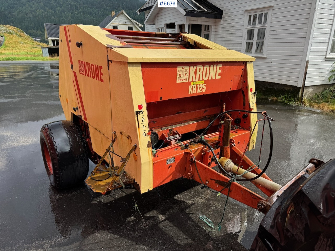 Krone KR 125 Round Baler - Техника для сенозаготовки: фото 1 Krone KR 125 Round Baler - Техника для сенозаготовки: фото 1