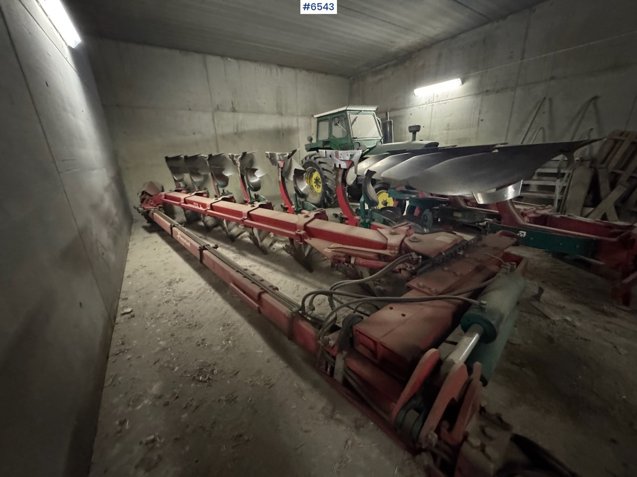 Kverneland PB100 6-Flour Vario Semi-Reversible Plough - Техника для обработки почвы: фото 4 Kverneland PB100 6-Flour Vario Semi-Reversible Plough - Техника для обработки почвы: фото 4