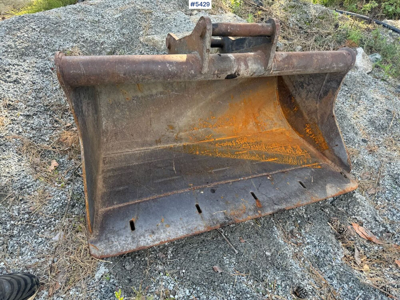 Sanding bucket w/ S50 attachment - Ковш для экскаватора: фото 1 Sanding bucket w/ S50 attachment - Ковш для экскаватора: фото 1