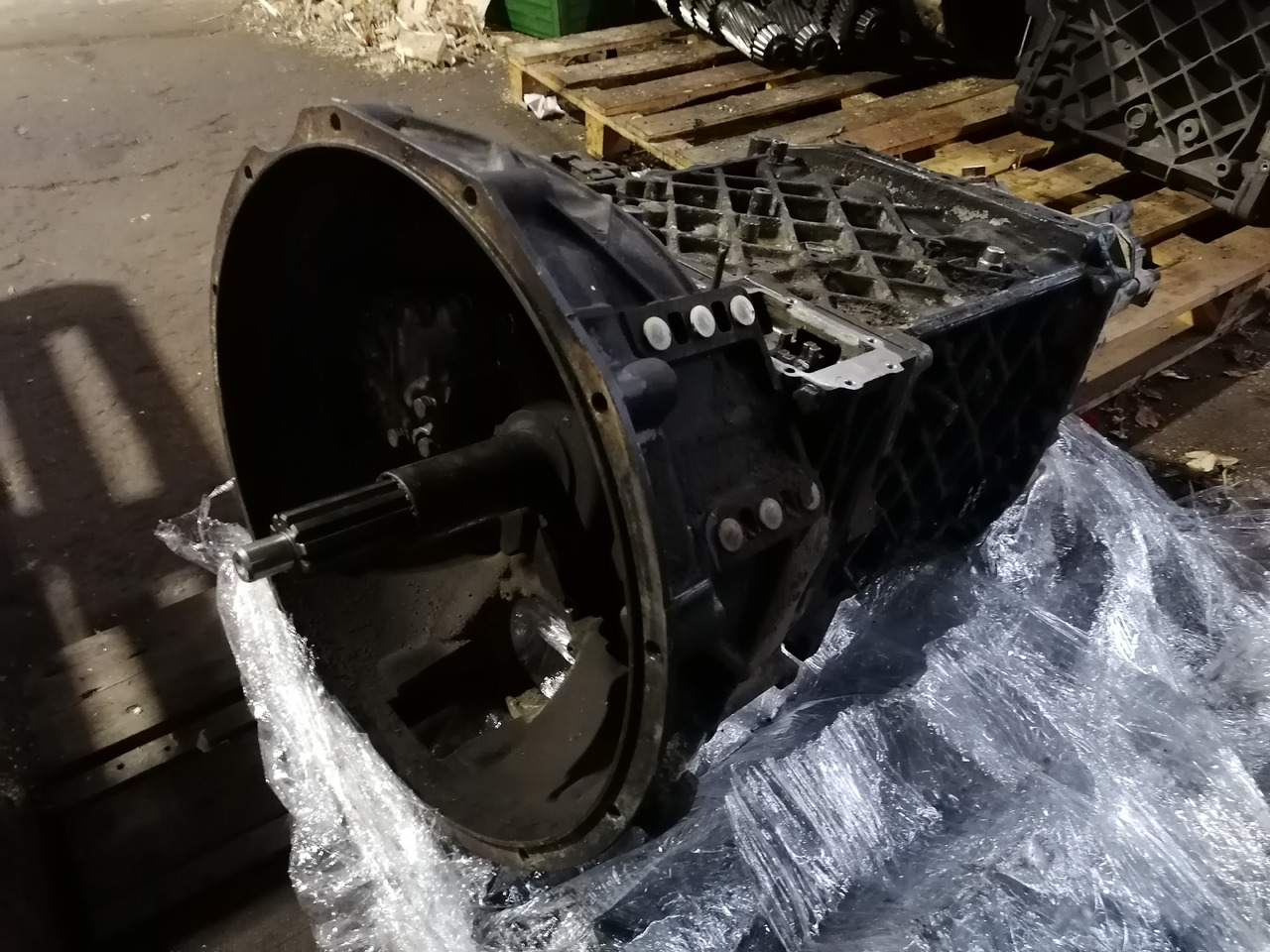 MAN DAF REMANUFACTURED gearbox ZF 16S151 ratio 0,84 - Коробка передач: фото 2 MAN DAF REMANUFACTURED gearbox ZF 16S151 ratio 0,84 - Коробка передач: фото 2