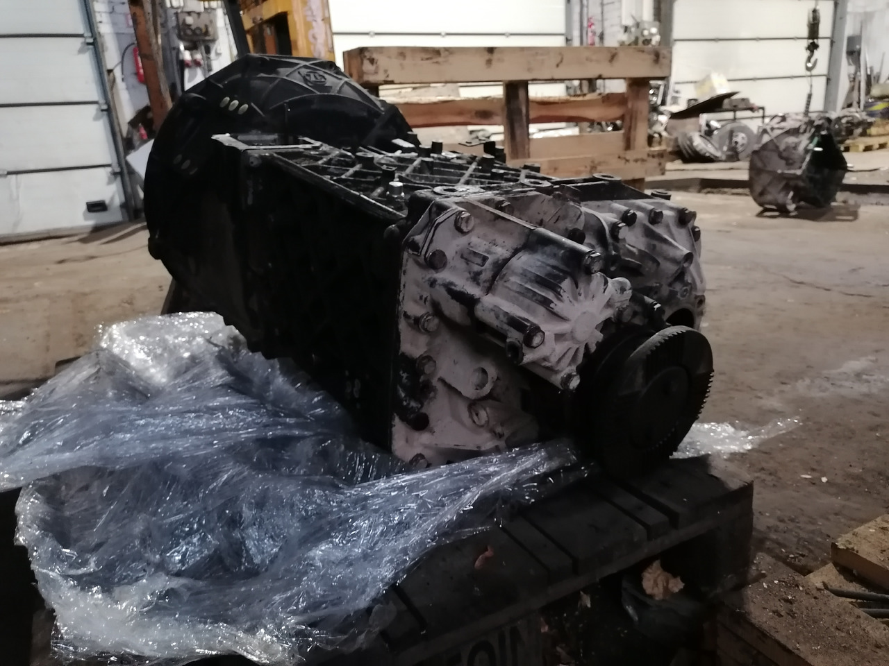 MAN DAF REMANUFACTURED gearbox ZF 16S151 ratio 0,84 - Коробка передач: фото 4 MAN DAF REMANUFACTURED gearbox ZF 16S151 ratio 0,84 - Коробка передач: фото 4