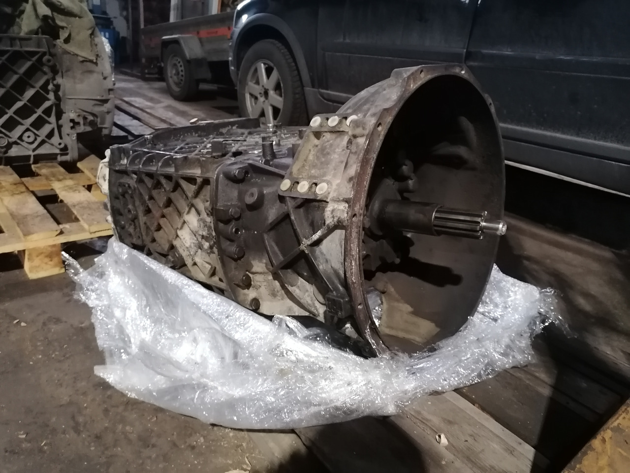 MAN DAF REMANUFACTURED gearbox ZF 16S151 ratio 0,84 - Коробка передач: фото 1 MAN DAF REMANUFACTURED gearbox ZF 16S151 ratio 0,84 - Коробка передач: фото 1