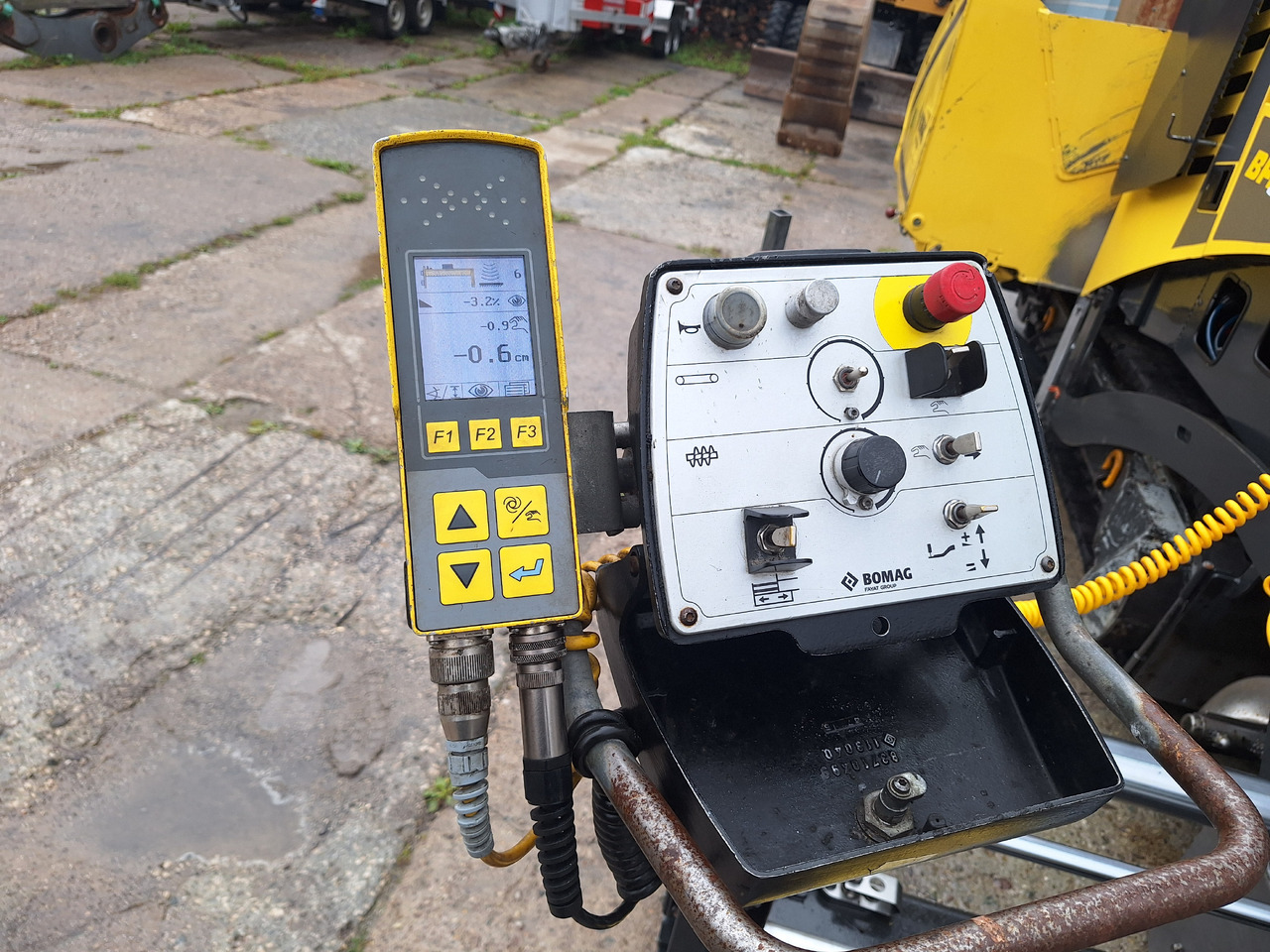 Bomag Bf 300C-3 - Асфальтоукладчик: фото 5 Bomag Bf 300C-3 - Асфальтоукладчик: фото 5