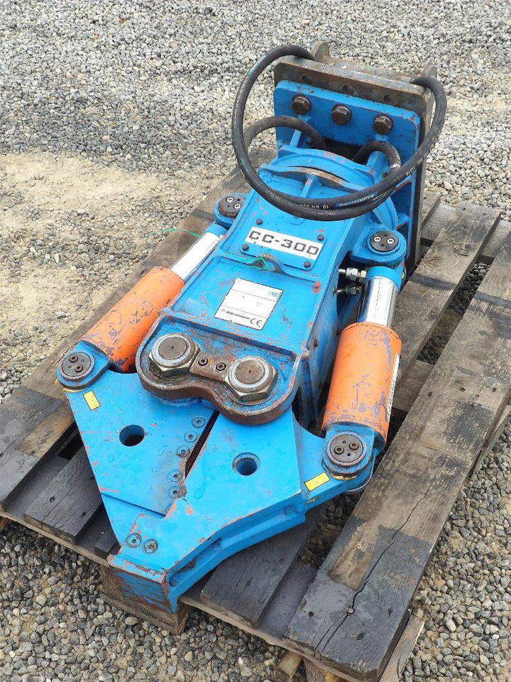 EMB CC300 - Гидроножницы: фото 1 EMB CC300 - Гидроножницы: фото 1