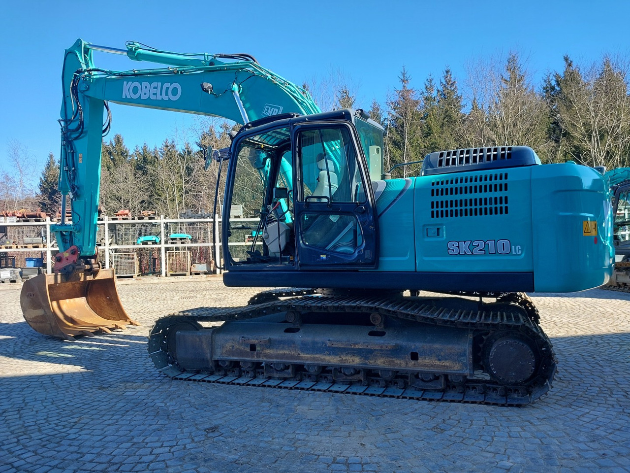 Kobelco SK210LC-10 - Гусеничный экскаватор: фото 2 Kobelco SK210LC-10 - Гусеничный экскаватор: фото 2