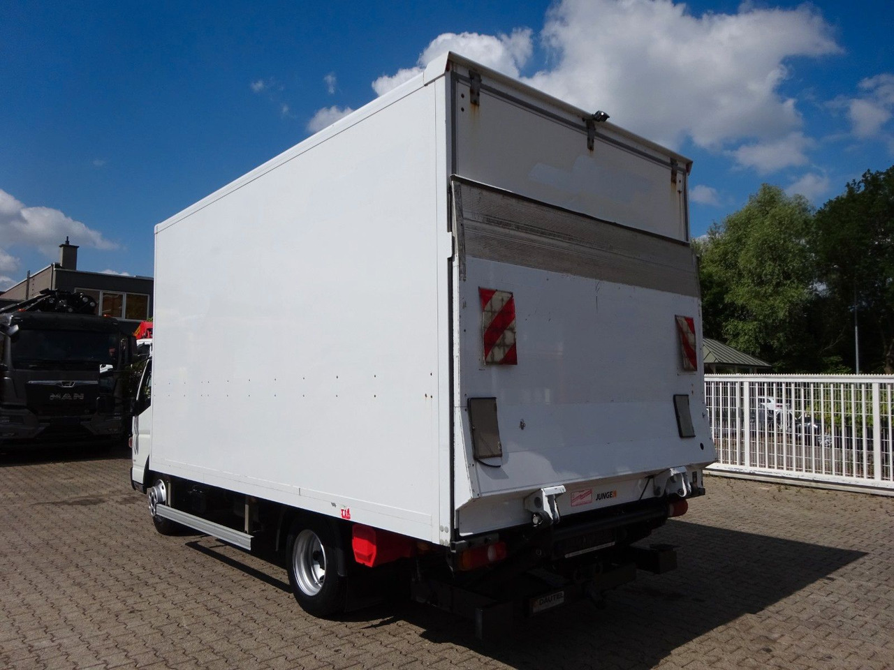 FUSO Canter 7C18 + LBW 4x2 - Фургон с закрытым кузовом: фото 4 FUSO Canter 7C18 + LBW 4x2 - Фургон с закрытым кузовом: фото 4