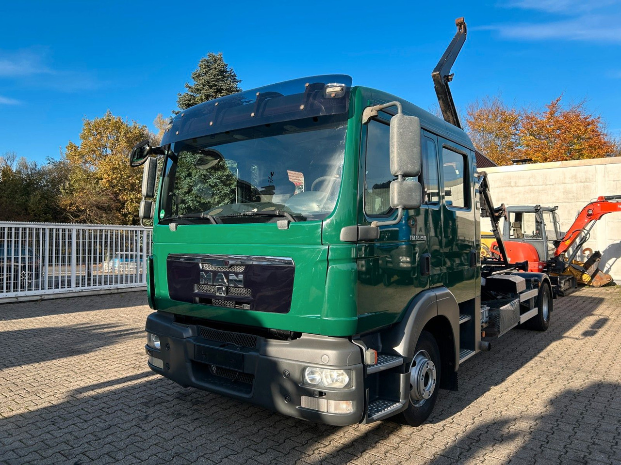 MAN 12.250 Doppelkabine Abroller - Крюковой мультилифт: фото 3 MAN 12.250 Doppelkabine Abroller - Крюковой мультилифт: фото 3