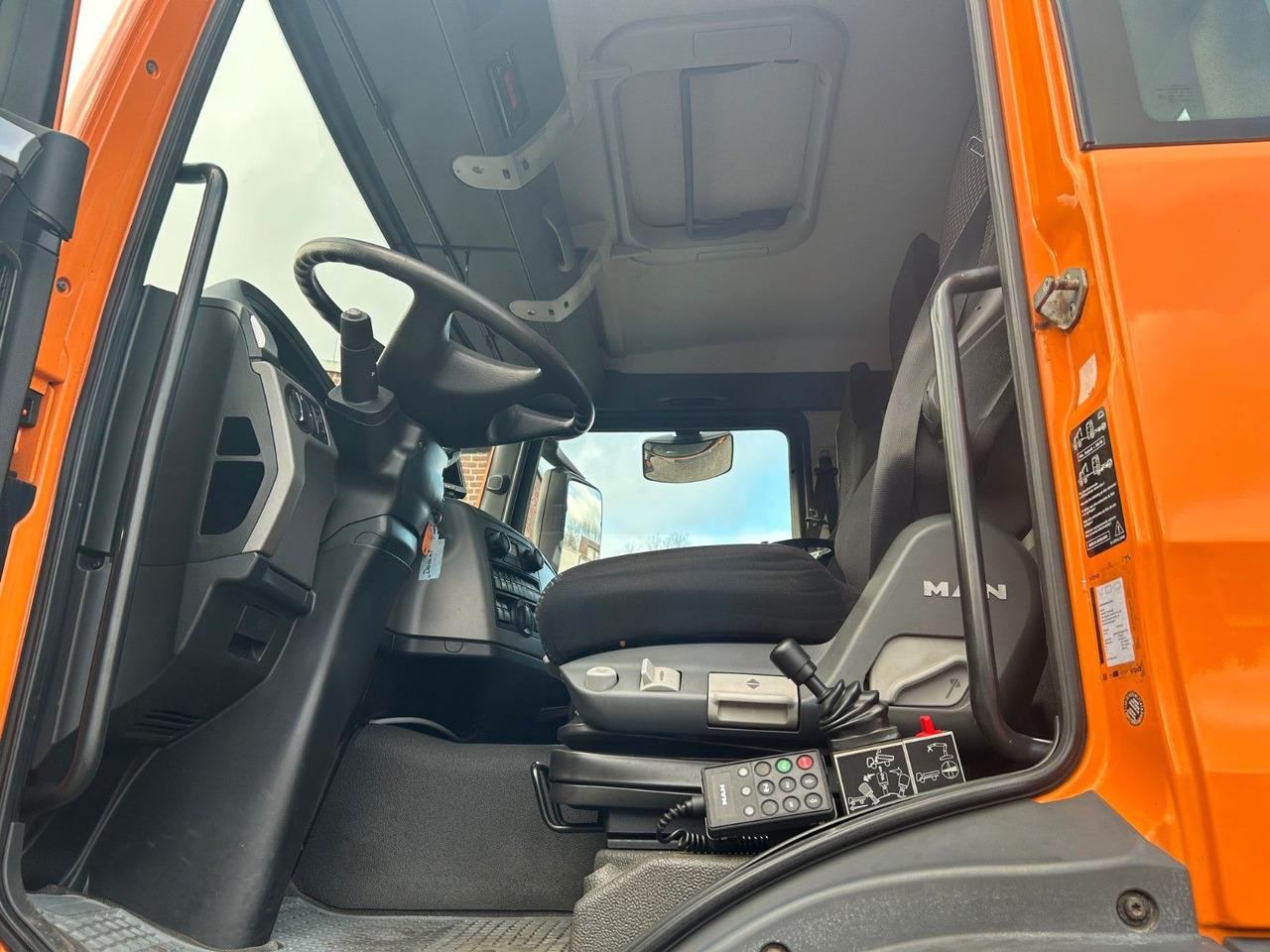 Самосвал, Автоманипулятор MAN 18.320 3Skipper + PK 7001K + Greifer 4x4: фото 19 Самосвал, Автоманипулятор MAN 18.320 3Skipper + PK 7001K + Greifer 4x4: фото 19