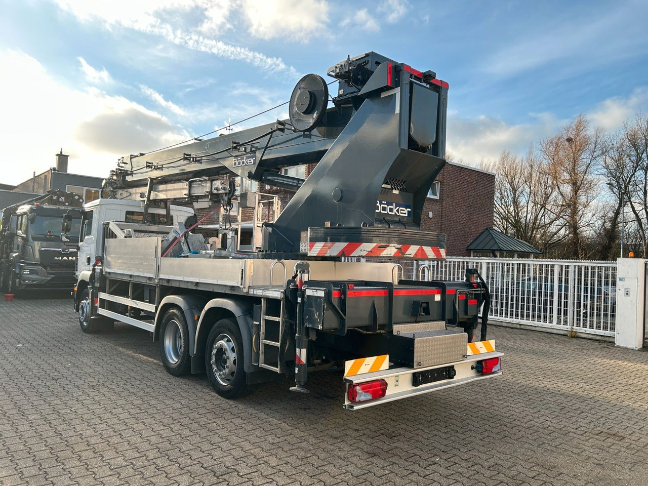 MAN 26.320+Böcker Dachdeckerkran AK46/6000+Seilwinde - Автоманипулятор: фото 4 MAN 26.320+Böcker Dachdeckerkran AK46/6000+Seilwinde - Автоманипулятор: фото 4