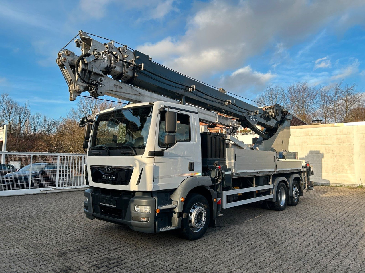 MAN 26.320+Böcker Dachdeckerkran AK46/6000+Seilwinde - Автоманипулятор: фото 2 MAN 26.320+Böcker Dachdeckerkran AK46/6000+Seilwinde - Автоманипулятор: фото 2