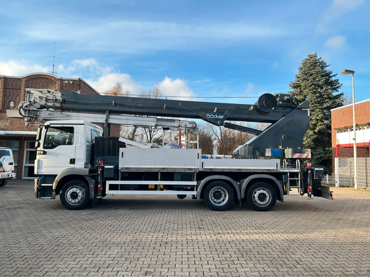 MAN 26.320+Böcker Dachdeckerkran AK46/6000+Seilwinde - Автоманипулятор: фото 3 MAN 26.320+Böcker Dachdeckerkran AK46/6000+Seilwinde - Автоманипулятор: фото 3