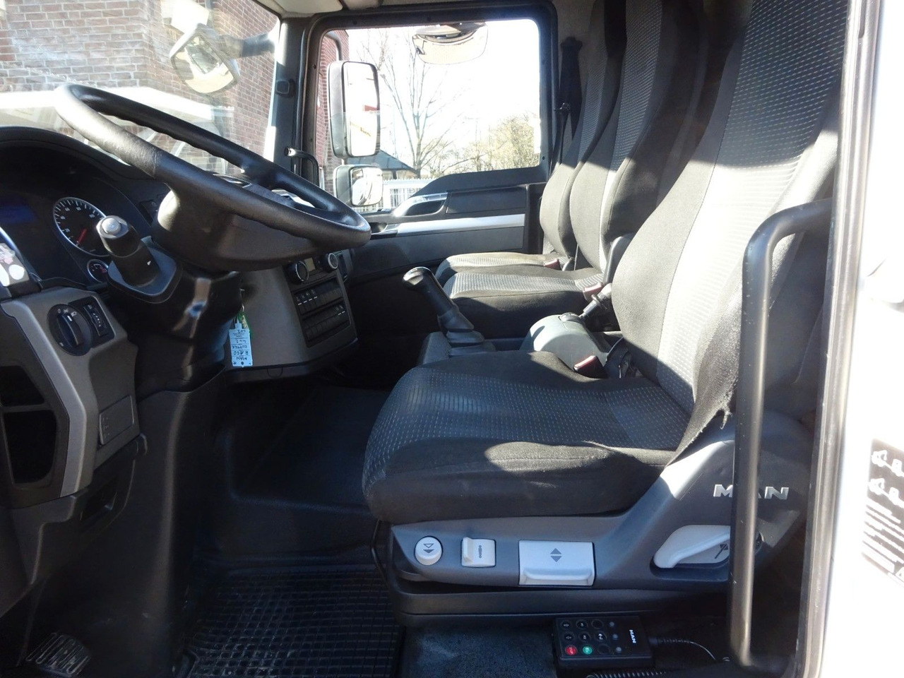 Новый Грузовик с закрытым кузовом MAN 8.150 TGL Koffer 4x2: фото 12