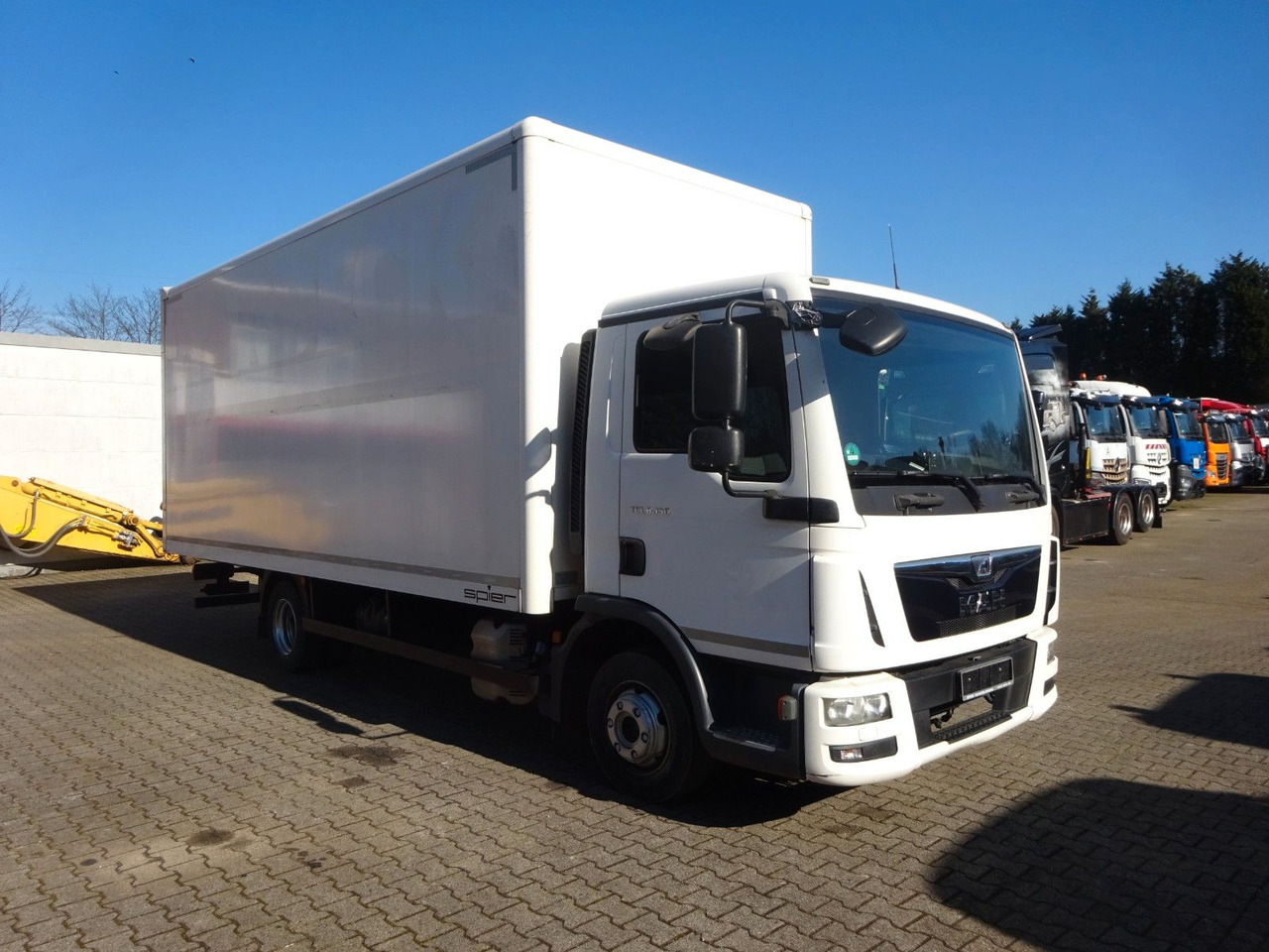 Новый Грузовик с закрытым кузовом MAN 8.150 TGL Koffer 4x2: фото 10