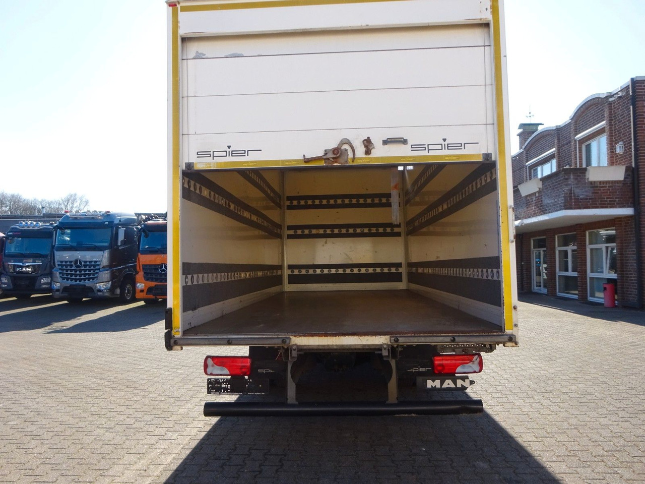 Новый Грузовик с закрытым кузовом MAN 8.150 TGL Koffer 4x2: фото 6