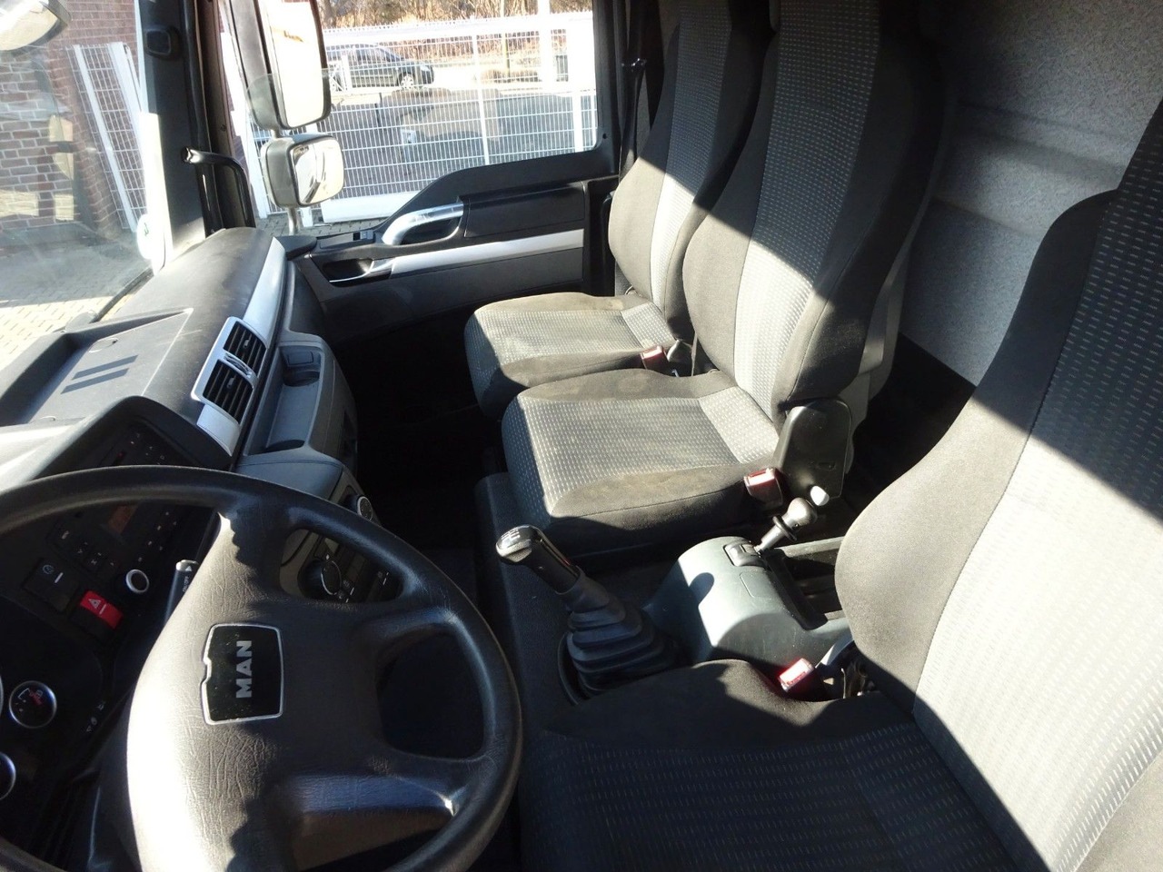 Новый Грузовик с закрытым кузовом MAN 8.150 TGL Koffer 4x2: фото 14