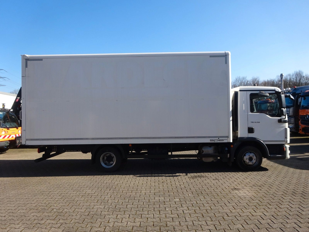 Новый Грузовик с закрытым кузовом MAN 8.150 TGL Koffer 4x2: фото 9