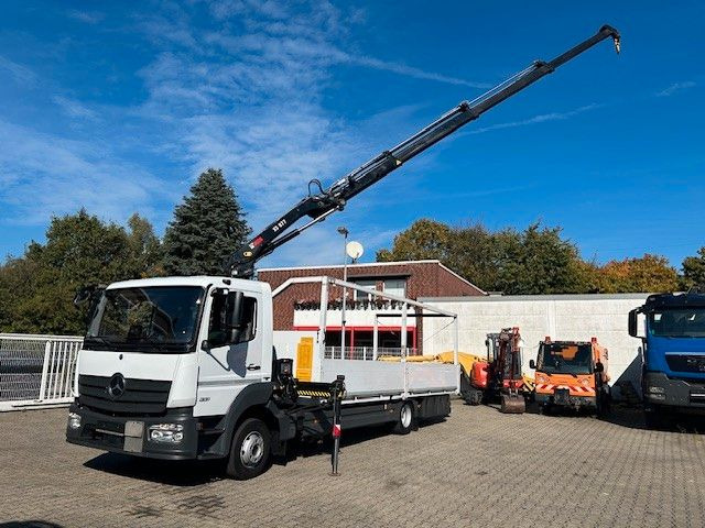 Mercedes-Benz 1221 Pritsche + HIAB XS077 ES 3 - 4x2 weiß - Грузовик бортовой/ Платформа, Автоманипулятор: фото 1 Mercedes-Benz 1221 Pritsche + HIAB XS077 ES 3 - 4x2 weiß - Грузовик бортовой/ Платформа, Автоманипулятор: фото 1
