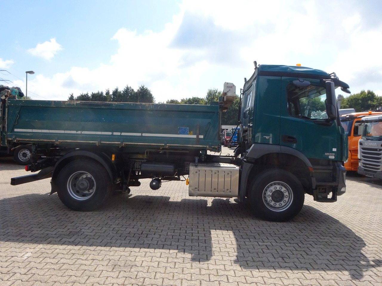 Самосвал Mercedes-Benz 1833 Actros MEILLER 3Skipper 4x2: фото 11