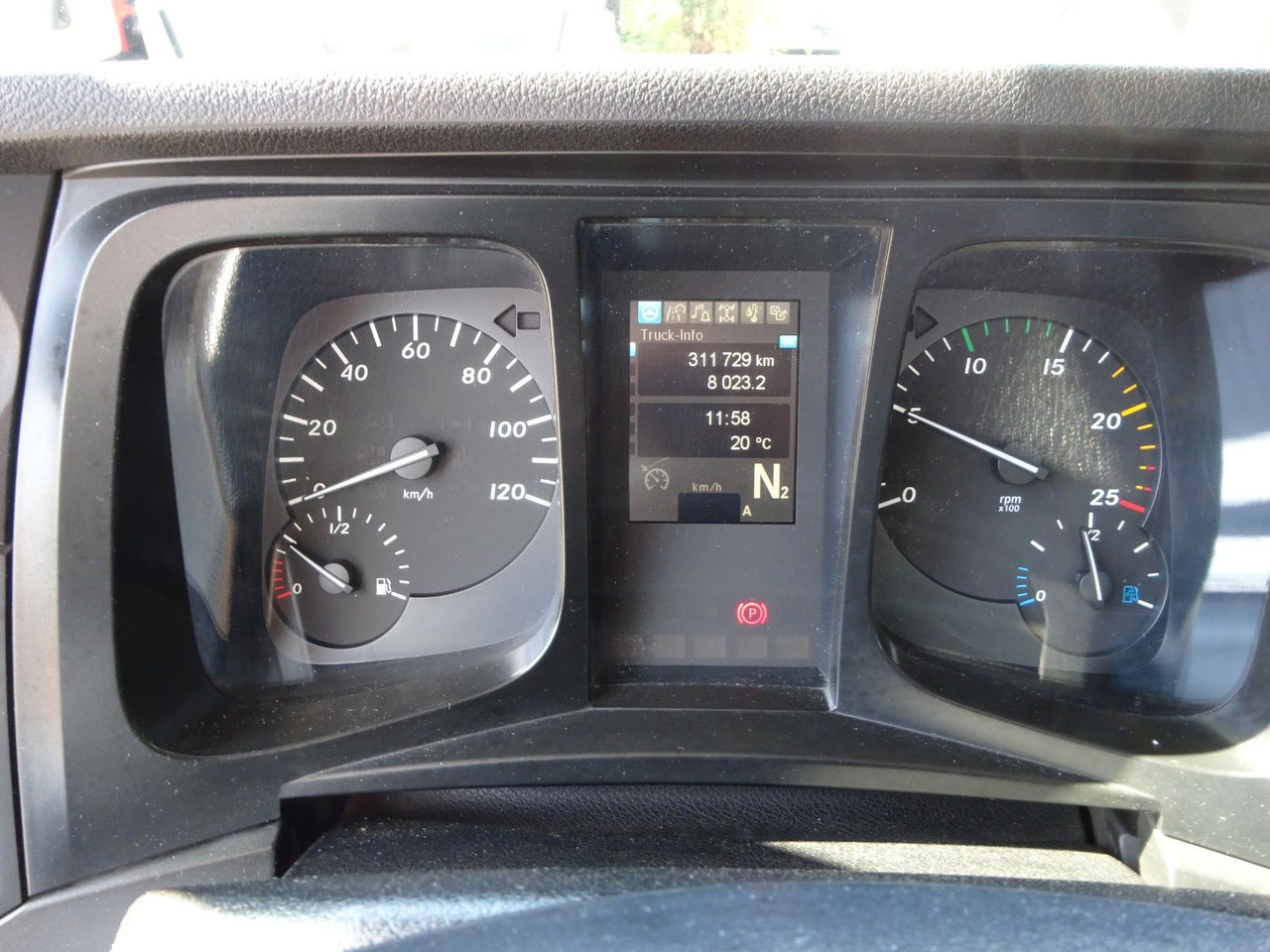 Самосвал Mercedes-Benz 1833 Actros MEILLER 3Skipper 4x2: фото 20