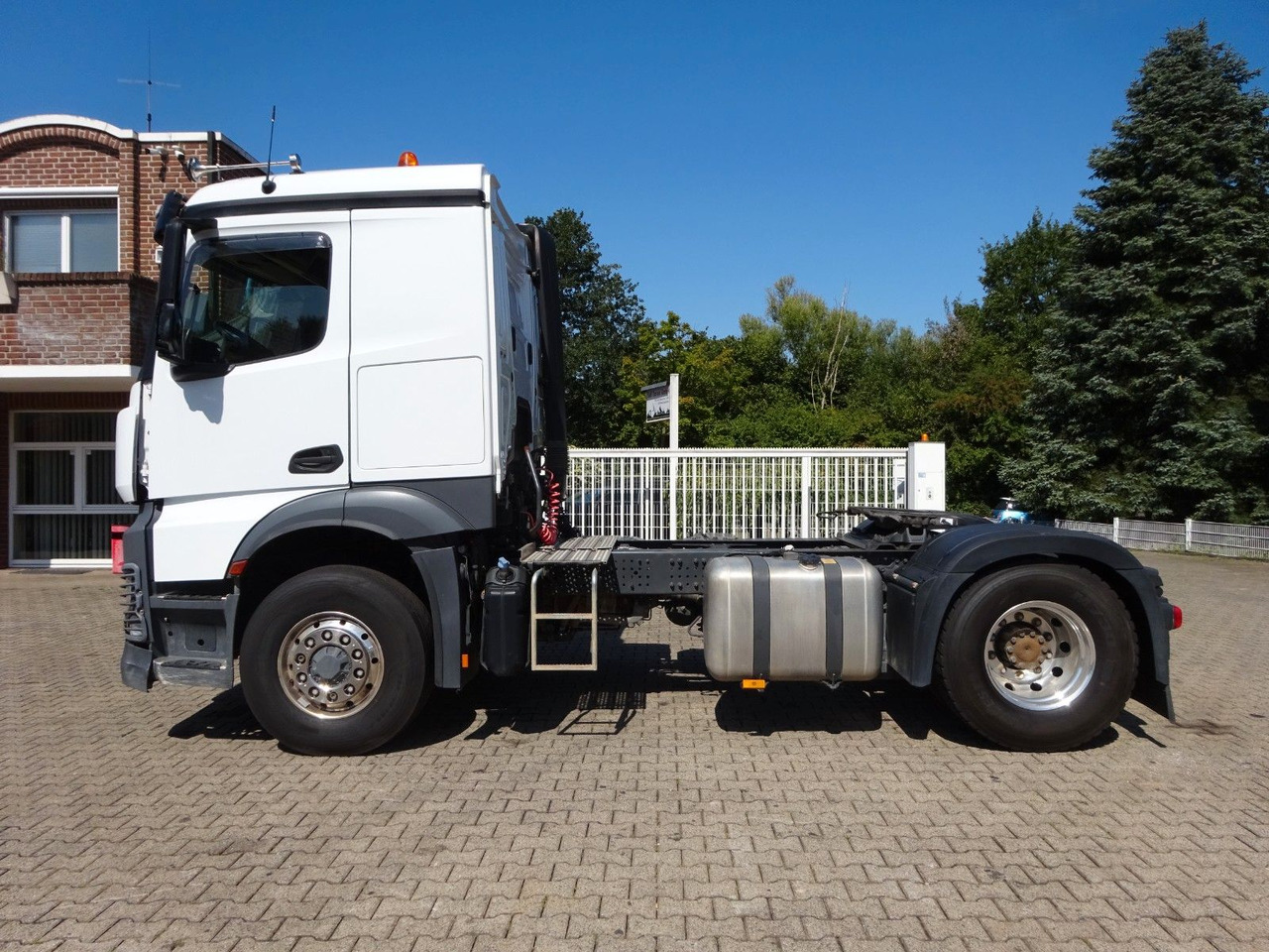 Mercedes-Benz 1846 Actros SZM HAD ALLRAD - Тягач: фото 3 Mercedes-Benz 1846 Actros SZM HAD ALLRAD - Тягач: фото 3