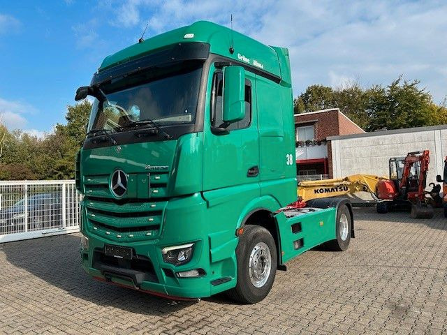 Mercedes-Benz 1851 Actros SZM mit Kipper-Pumpe 4x2 - Тягач: фото 2 Mercedes-Benz 1851 Actros SZM mit Kipper-Pumpe 4x2 - Тягач: фото 2