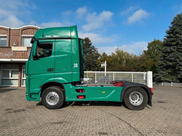 Mercedes-Benz 1851 Actros SZM mit Kipper-Pumpe 4x2 - Тягач: фото 3 Mercedes-Benz 1851 Actros SZM mit Kipper-Pumpe 4x2 - Тягач: фото 3