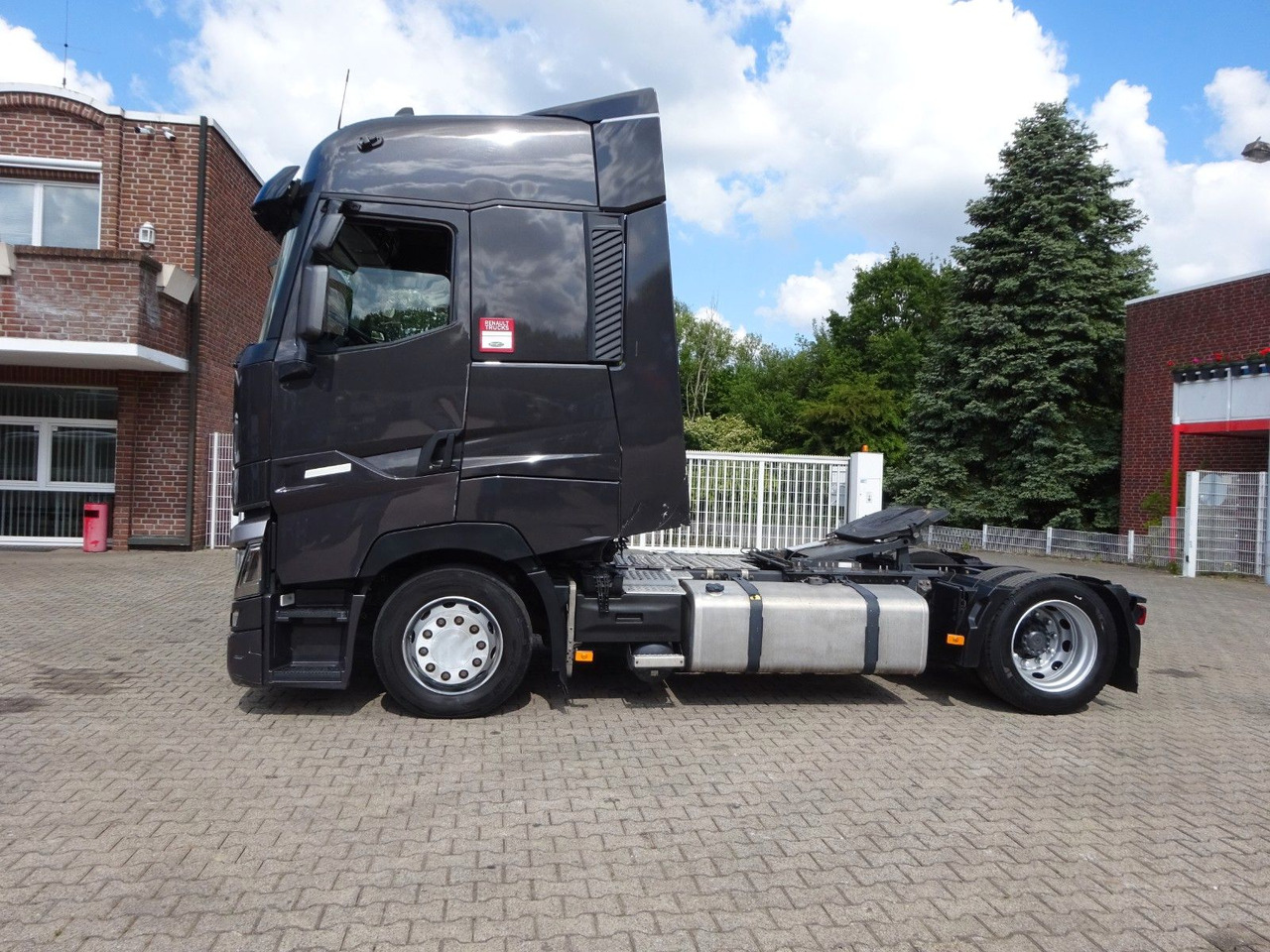 Renault T 520 Komfort SZM 4x2 - Тягач: фото 3 Renault T 520 Komfort SZM 4x2 - Тягач: фото 3
