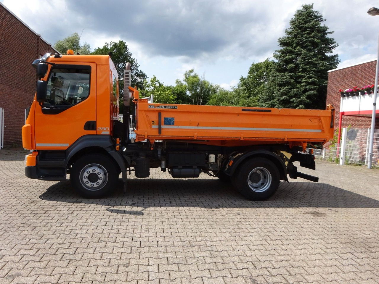 Volvo FL 280 MEILLER 3Skipper 4x2 - Самосвал: фото 1 Volvo FL 280 MEILLER 3Skipper 4x2 - Самосвал: фото 1
