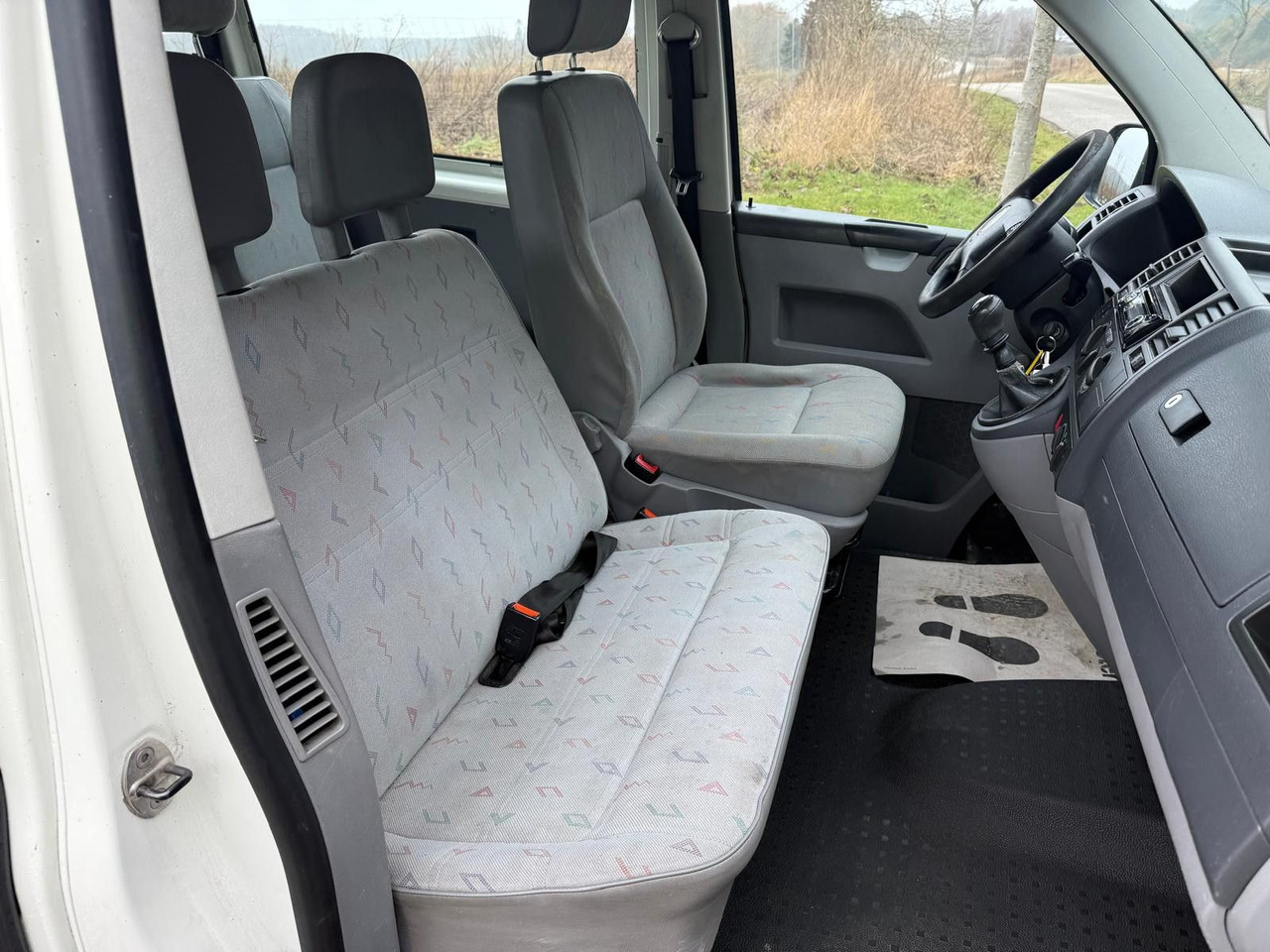 Пассажирский фургон Volkswagen T5 Transporter 1.9 TDI *9 Sitze * 3900 €: фото 17 Пассажирский фургон Volkswagen T5 Transporter 1.9 TDI *9 Sitze * 3900 €: фото 17