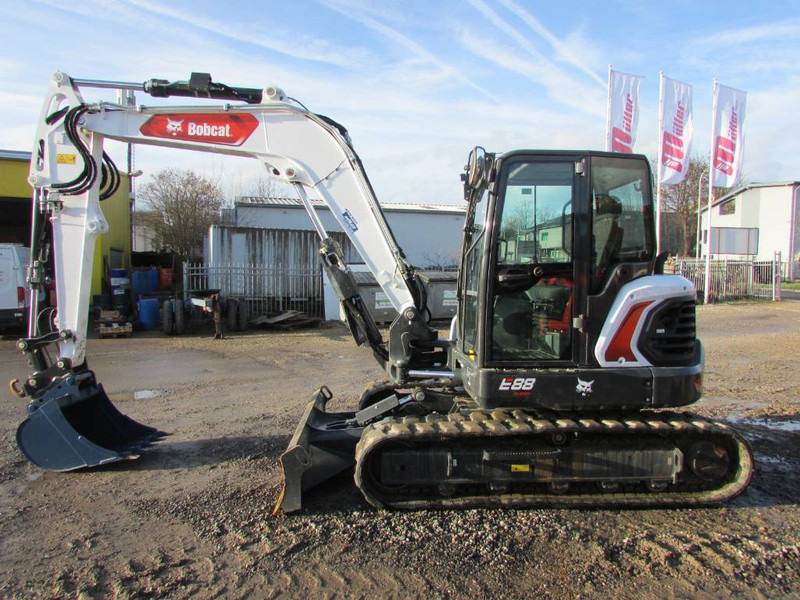 Bobcat E 88 R2 Minibagger 72.500 EUR - Мини-экскаватор: фото 1 Bobcat E 88 R2 Minibagger 72.500 EUR - Мини-экскаватор: фото 1