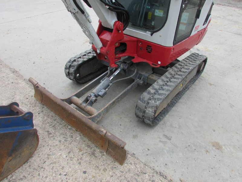 Takeuchi TB225 V3 Minibagger 35.500 EUR net - Мини-экскаватор: фото 3 Takeuchi TB225 V3 Minibagger 35.500 EUR net - Мини-экскаватор: фото 3