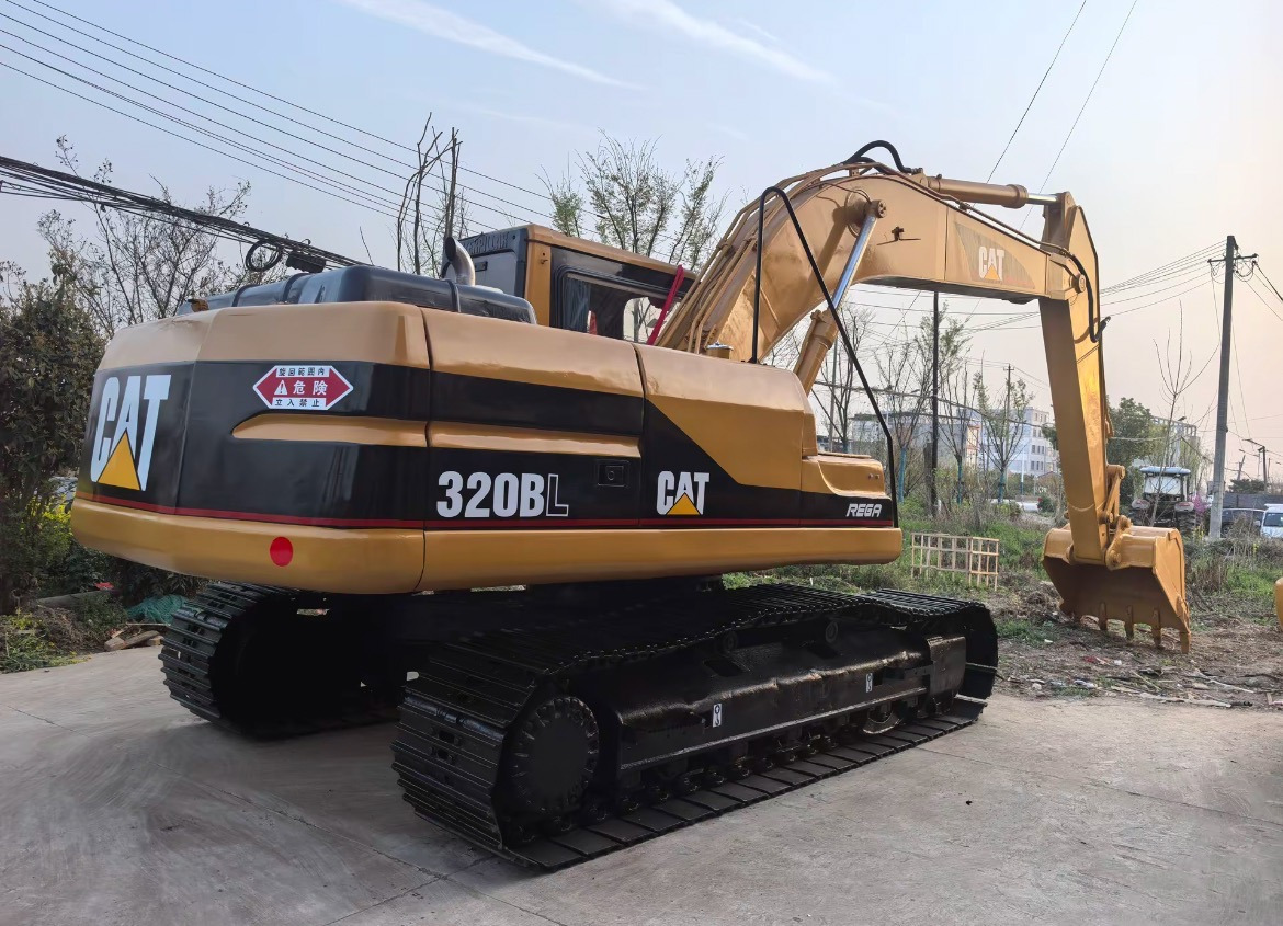 CATERPILLAR 320BL - Гусеничный экскаватор: фото 1 CATERPILLAR 320BL - Гусеничный экскаватор: фото 1