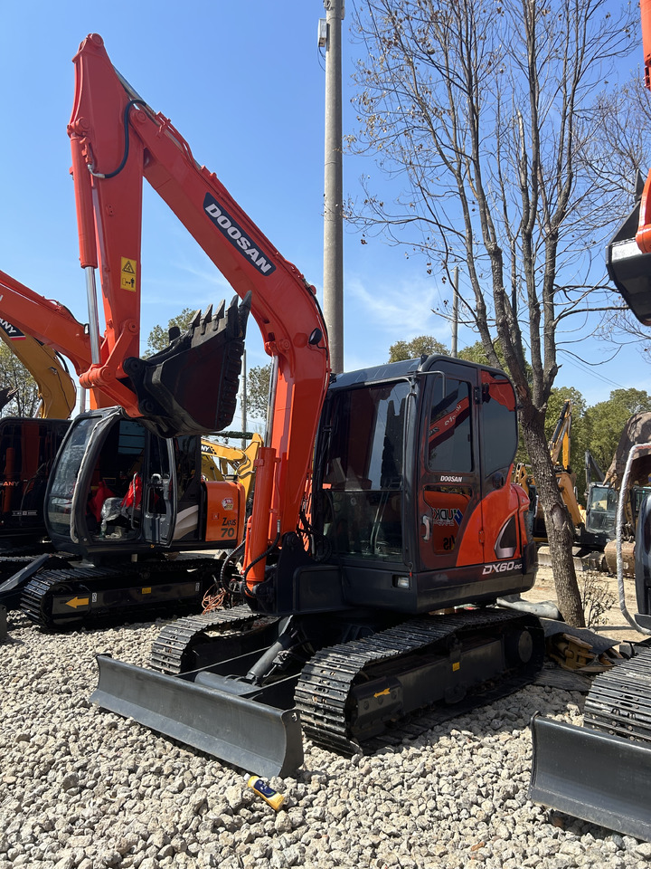 Doosan DX60 - Мини-экскаватор: фото 3 Doosan DX60 - Мини-экскаватор: фото 3