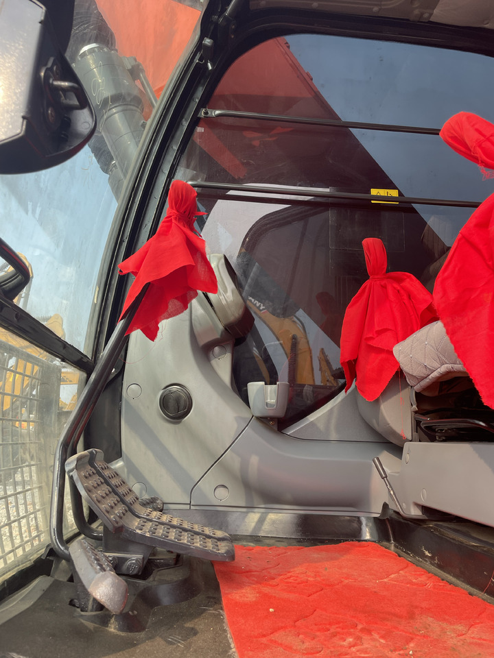 HITACHI ZX240 - Гусеничный экскаватор: фото 5 HITACHI ZX240 - Гусеничный экскаватор: фото 5