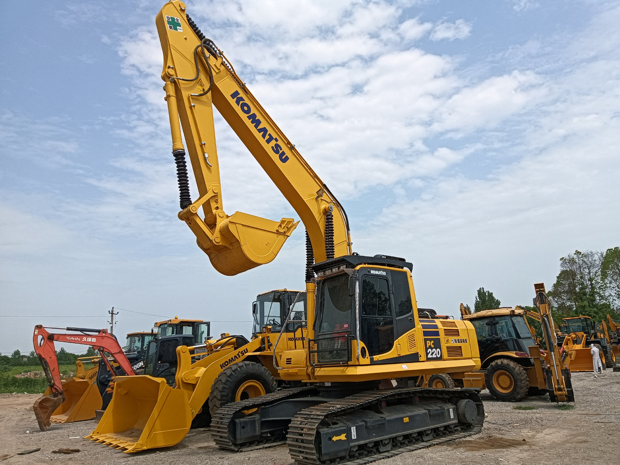 KOMATSU PC 220-8 - Гусеничный экскаватор: фото 1 KOMATSU PC 220-8 - Гусеничный экскаватор: фото 1