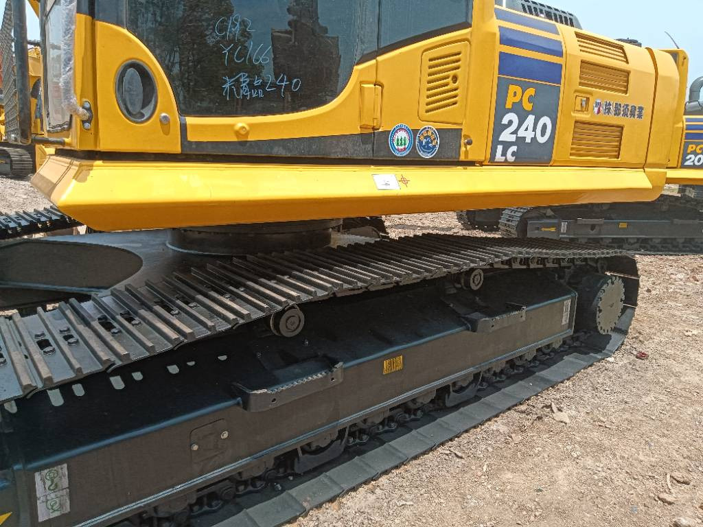 Komatsu PC 240 LC - Гусеничный экскаватор: фото 3 Komatsu PC 240 LC - Гусеничный экскаватор: фото 3