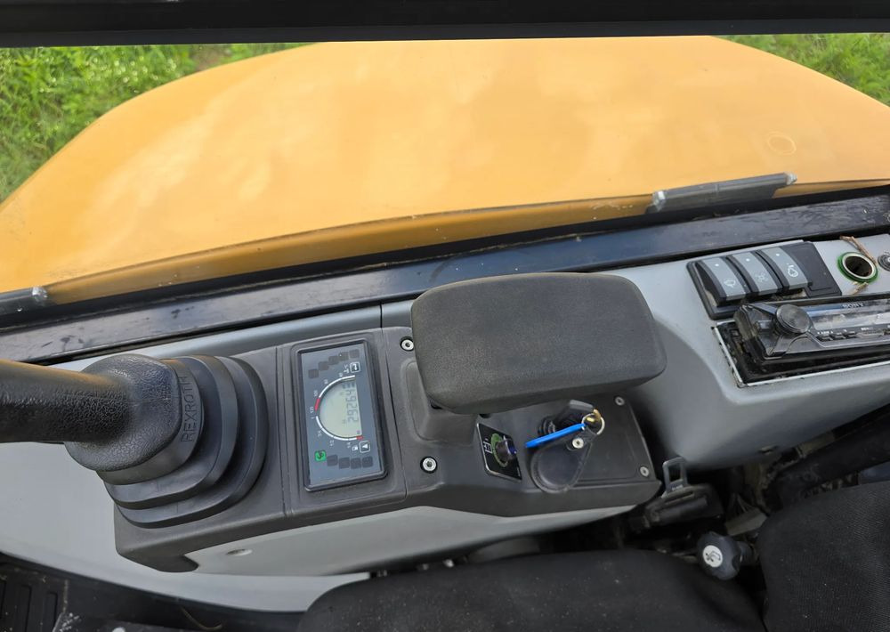 Caterpillar - Мини-экскаватор: фото 4 Caterpillar - Мини-экскаватор: фото 4