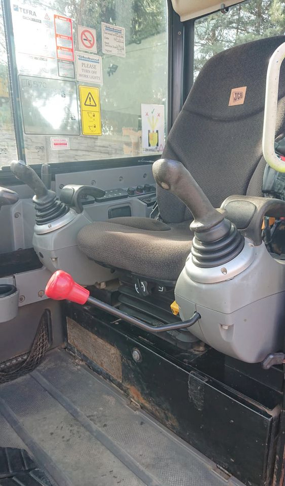 JCB - Гусеничный экскаватор: фото 4 JCB - Гусеничный экскаватор: фото 4