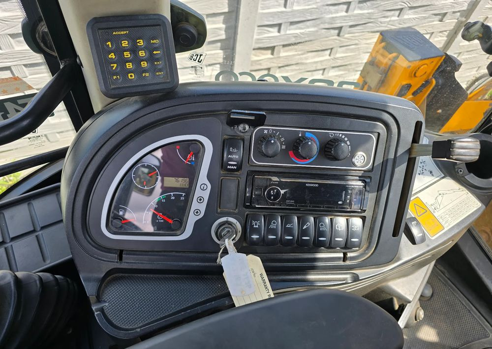 JCB - Экскаватор-погрузчик: фото 4 JCB - Экскаватор-погрузчик: фото 4