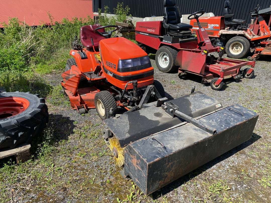 2000 Kubota G1700//Sitteklipper med feier og oppsamler - Газонокосилка: фото 3 2000 Kubota G1700//Sitteklipper med feier og oppsamler - Газонокосилка: фото 3